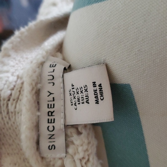 Crop Sweater - Picture 4 of 5